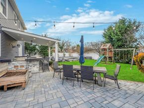 14 W Chestnut Street, Farmingdale NY 11735