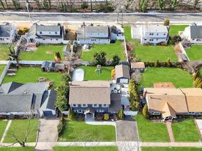 14 W Chestnut Street, Farmingdale NY 11735