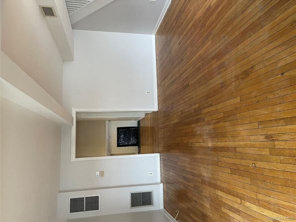 11 Tooker Avenue, Oyster Bay NY 11771