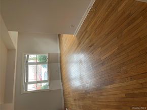 11 Tooker Avenue, Oyster Bay NY 11771