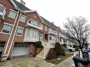 350 Soundview Lane, College Point NY 11356