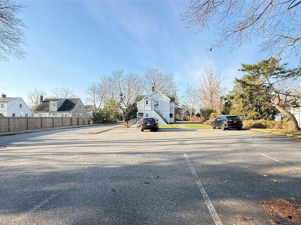 982 Roanoke Avenue, Riverhead NY 11901