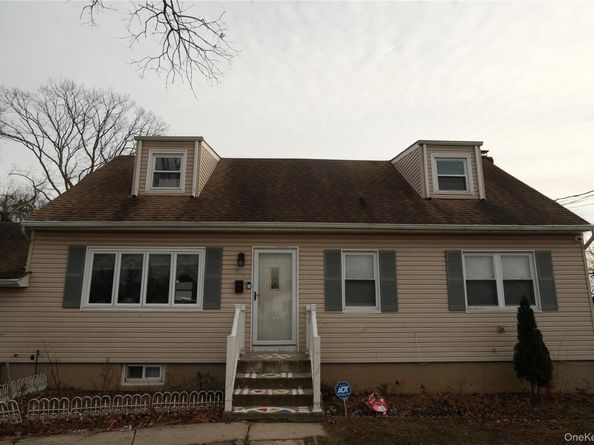 839 7th Street, West Babylon NY 11704