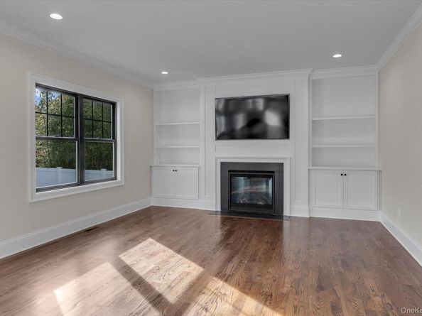 40 N Woodhull Road, Huntington NY 11743