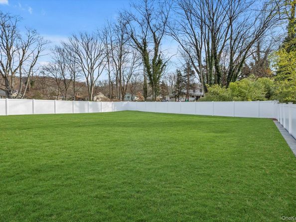 40 N Woodhull Road, Huntington NY 11743