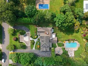 4 Meadowbrook Lane, Old Westbury NY 11568