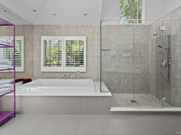 4 Meadowbrook Lane, Old Westbury NY 11568