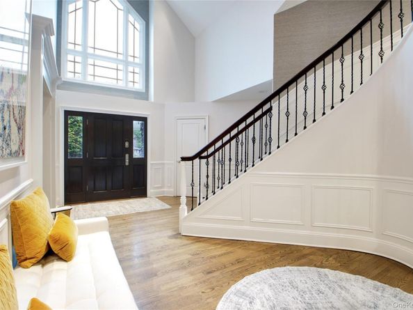 4 Meadowbrook Lane, Old Westbury NY 11568