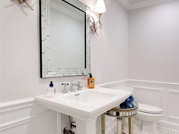 4 Meadowbrook Lane, Old Westbury NY 11568