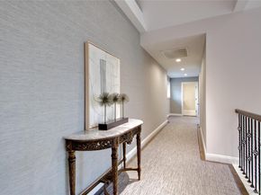 4 Meadowbrook Lane, Old Westbury NY 11568