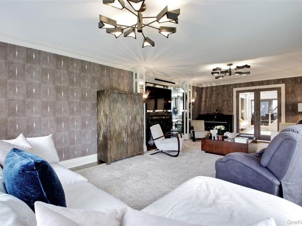 4 Meadowbrook Lane, Old Westbury NY 11568