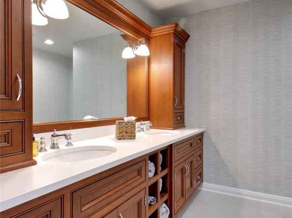 4 Meadowbrook Lane, Old Westbury NY 11568