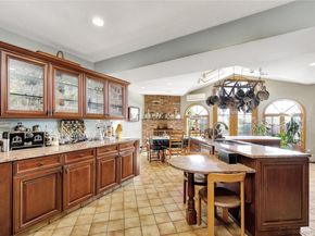 164 Waverly Avenue, East Rockaway NY 11518