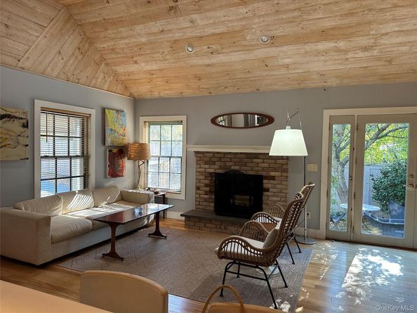 21 N Sea Road, Southampton NY 11968