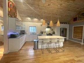 21 N Sea Road, Southampton NY 11968