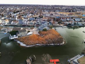 6 Island Plaza, Bellmore NY 11710