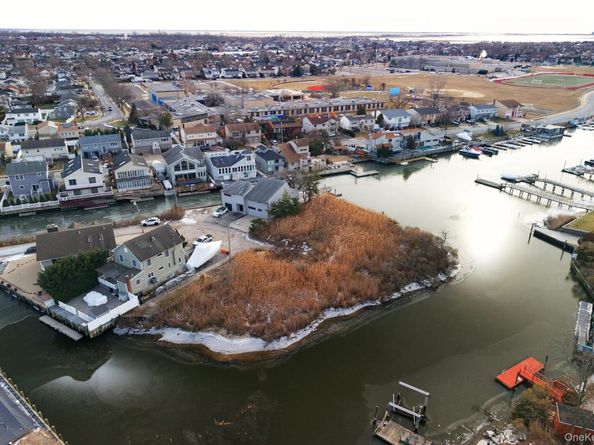 6 Island Plaza, Bellmore NY 11710