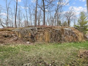 10 Guilford Circle, Goldens Bridge NY 10526