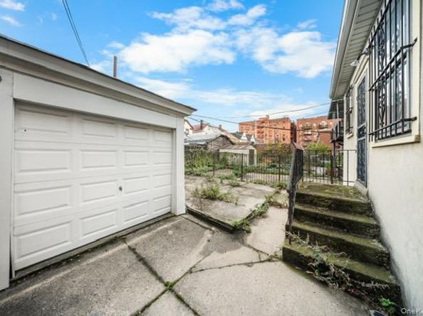 41-71 Gleane Street, Elmhurst NY 11373