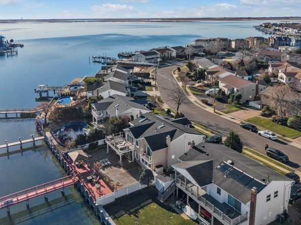 2072 Legion Street, Bellmore NY 11710