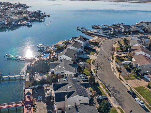 2072 Legion Street, Bellmore NY 11710