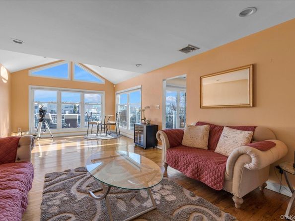 2072 Legion Street, Bellmore NY 11710