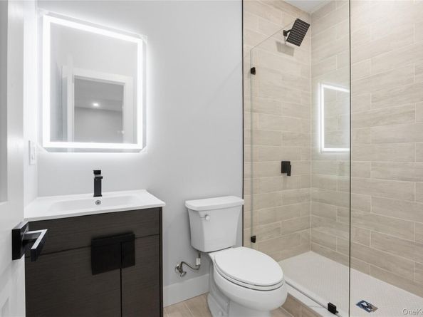 12 Friends Lane, Westbury NY 11590