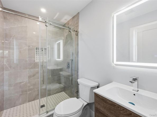 12 Friends Lane, Westbury NY 11590