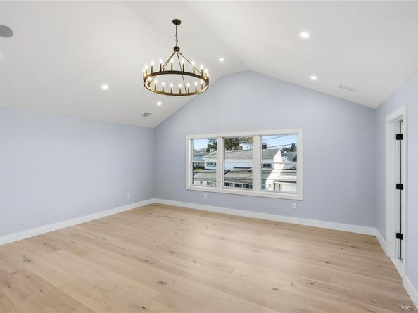 12 Friends Lane, Westbury NY 11590