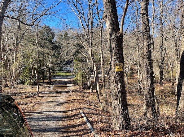 56 E Bartlett Road, Middle Island NY 11953