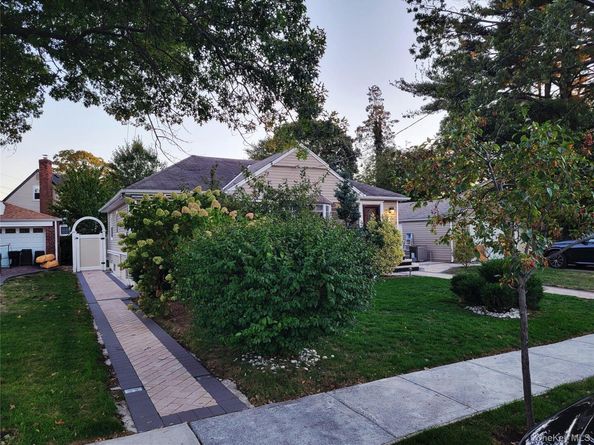 49 Ashely Drive, Valley Stream NY 11580