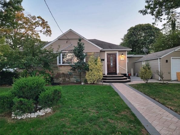 49 Ashely Drive, Valley Stream NY 11580