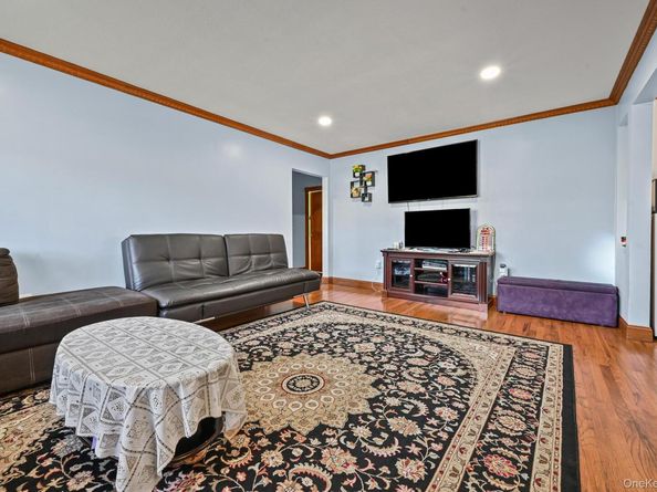 49 Ashely Drive, Valley Stream NY 11580