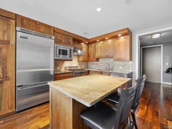5 Renaissance Square 23B, White Plains NY 10601