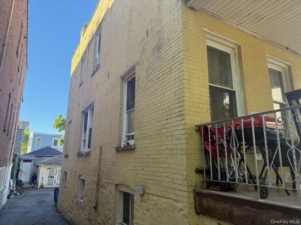 646 E 230th Street, Bronx NY 10466