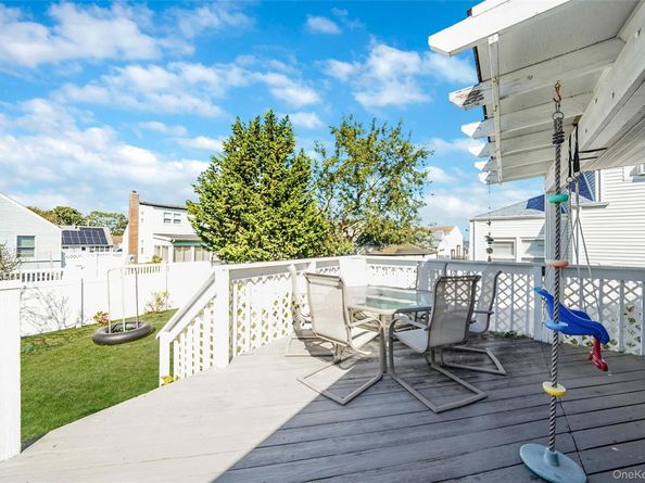 17 Barnstable Road, East Rockaway NY 11518