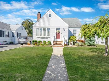 17 Barnstable Road
