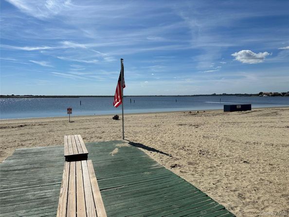 17 Barnstable Road, East Rockaway NY 11518