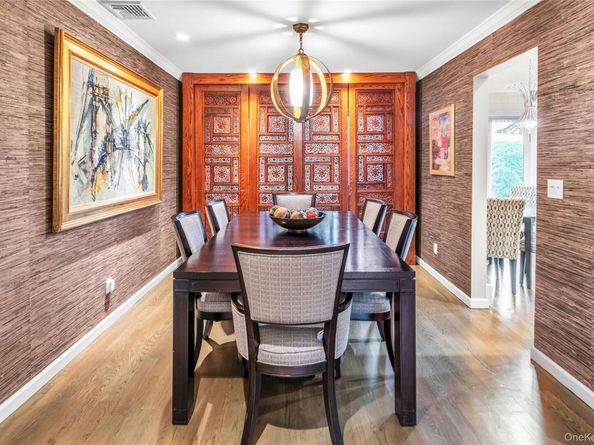 36 Burton Avenue, Plainview NY 11803