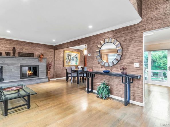 36 Burton Avenue, Plainview NY 11803