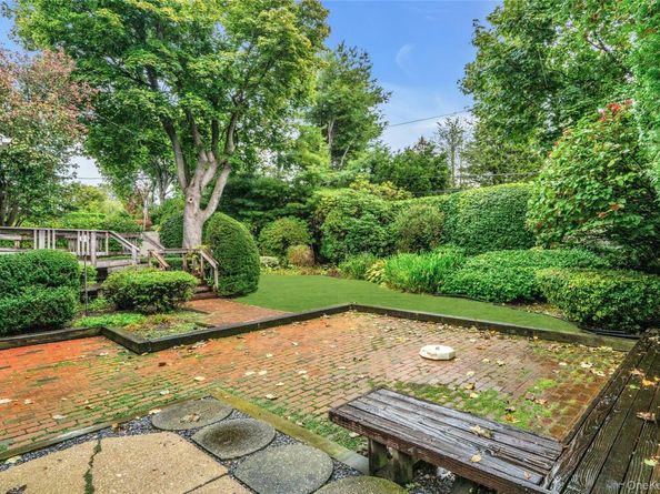 36 Burton Avenue, Plainview NY 11803