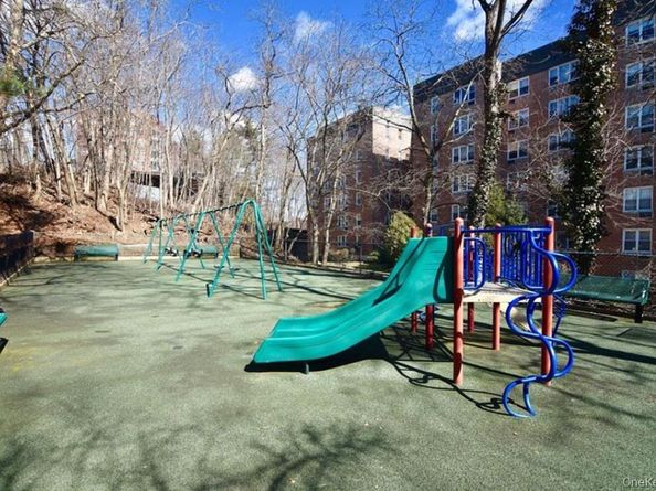 2 Sadore Lane 1R, Yonkers NY 10710