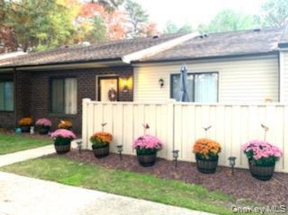 939 Skyline Drive, Coram NY 11727