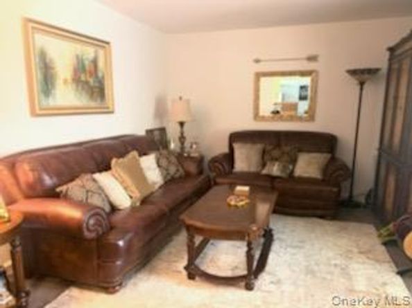 939 Skyline Drive, Coram NY 11727