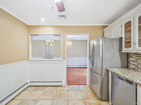 206 Crestwood Drive, Shirley NY 11967