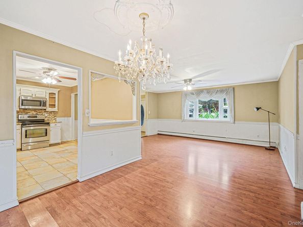 206 Crestwood Drive, Shirley NY 11967