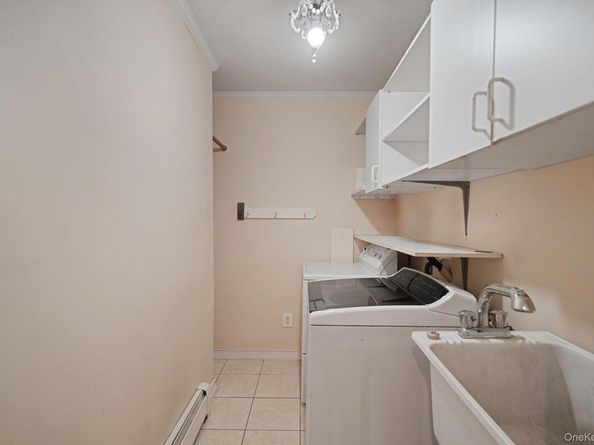 206 Crestwood Drive, Shirley NY 11967