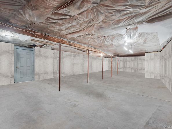 206 Crestwood Drive, Shirley NY 11967