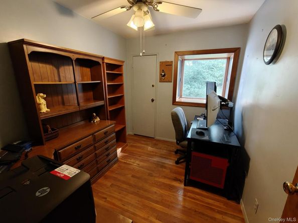 160 Atlantic Place, Hauppauge NY 11788