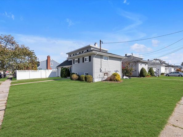 528 Carpenter Avenue, Oceanside NY 11572